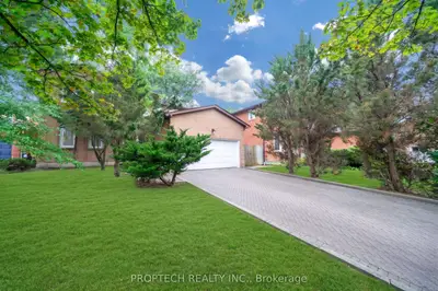 245 Fincham Avenue, Markham, On L3p 4e5