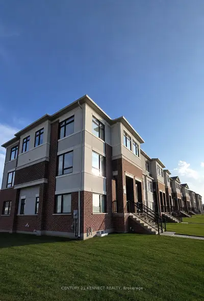 Att/Row/Townhouse in Richmond Hill