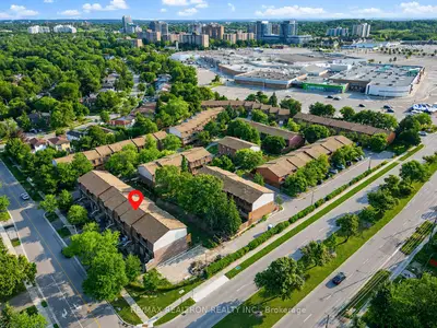 Condo Townhouse in Richmond Hill