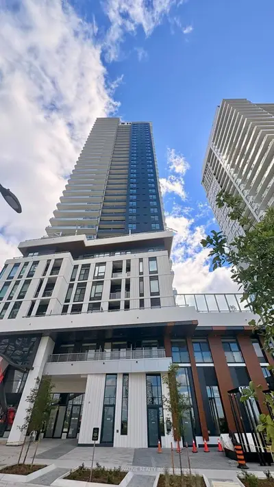 Condo Apartment in Vaughan