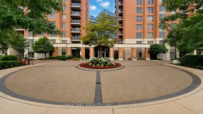 75 King William Crescent 804, Richmond Hill, On L4b 0c1