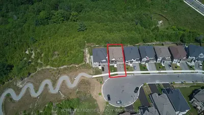 296 Ben Sinclair Avenue, East Gwillimbury, On L9n 0z1