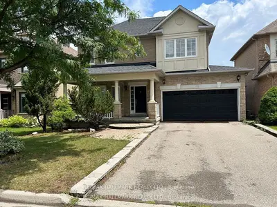 Detached in Richmond Hill