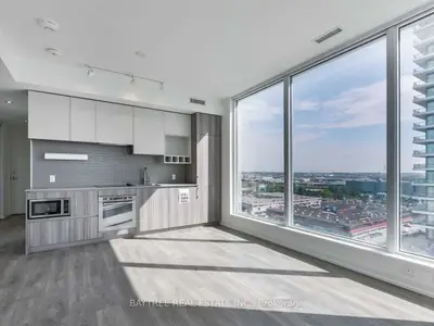 Condo Apartment in Vaughan