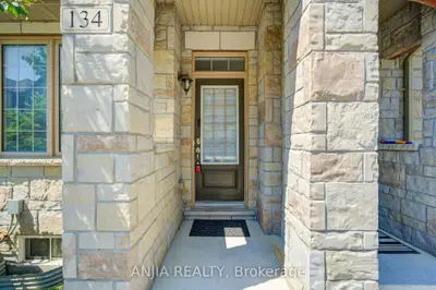 134 Frederick Wilson Avenue, Markham, On L6b 0r1