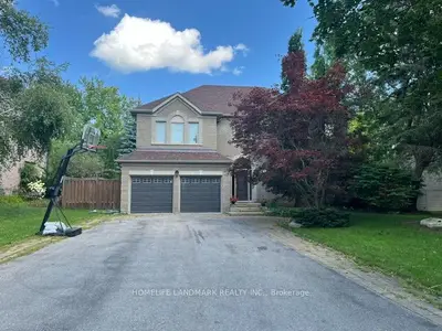 1102 Secretariate Road, Newmarket, On L3x 1m3