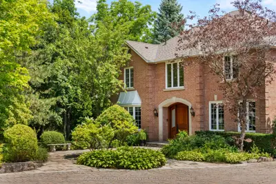 27 Glenridge Drive, Markham, On L6c 1a2