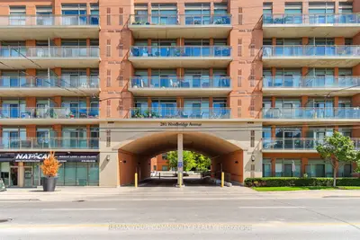 281 Woodbridge Avenue 438, Vaughan, On L4l 0c6
