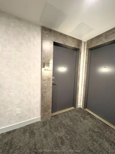 Condo Apartment in Newmarket