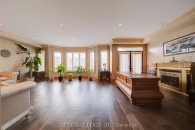83 Elm Avenue, Richmond Hill, On L4c 6k8