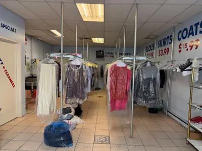 346 Main Street N, Markham, On L3p 1z1