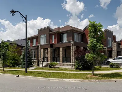 91 Badgerow Way, Aurora, On L4g 0z5