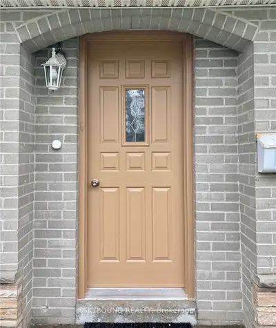 Detached in Aurora