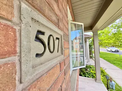 507 White's Hill Avenue, Markham, On L6b 0j8