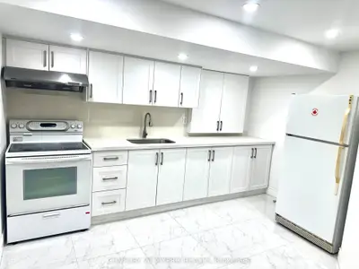 102 Worthing Avenue, Markham, On L3s 4j9