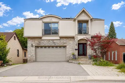 103 Lake Avenue, Richmond Hill, On L4e 3g5