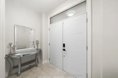 42 Mondial Crescent, East Gwillimbury, On L9n 0s2