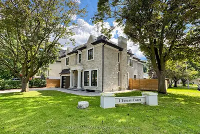 1 Tuscay Court, Markham, On L3r 1v2