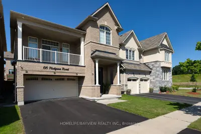 Detached in Bradford West Gwillimbury