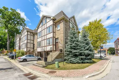 Att/Row/Townhouse in Vaughan