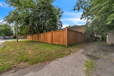 Semi-Detached in Richmond Hill