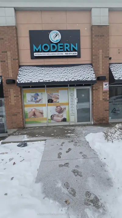 25 Karachi Drive 19, Markham, On L3s 0b5