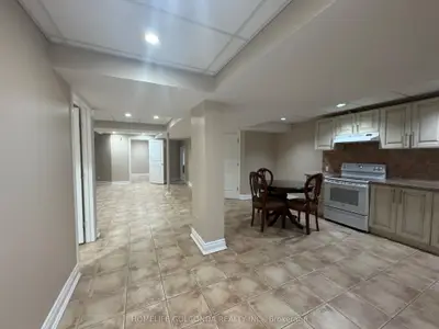 33 Hammerstone Crescent, Vaughan, On L4j 8b4