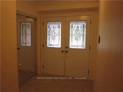 16 Thames Court, Richmond Hill, On L4b 1n4