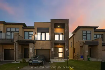 10 Harvey Bunker Crescent, Markham, On L6c 3m7