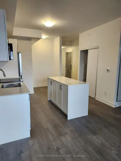 Condo Apartment in Newmarket