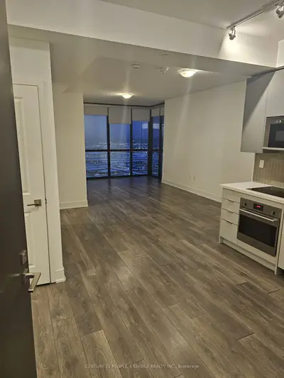 Condo Apartment in Vaughan