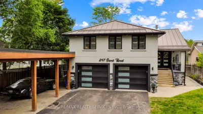 247 Sand Road, East Gwillimbury, On L9n 1k1