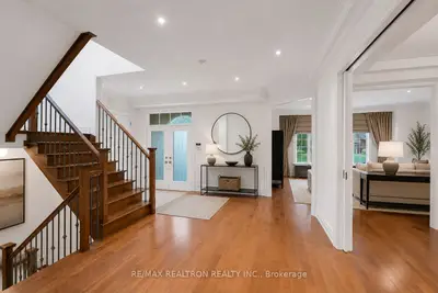 93 Oak Avenue, Richmond Hill, On L4c 6r6