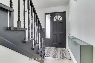 388 Terry Drive, Newmarket, On L3y 5e7