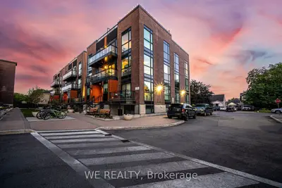 Condo Townhouse in Vaughan