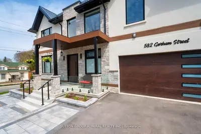 582 Gorham Street, Newmarket, On L3y 1l3