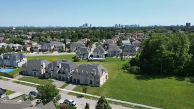 58 Wigston Place, Vaughan, On L4j 8c6