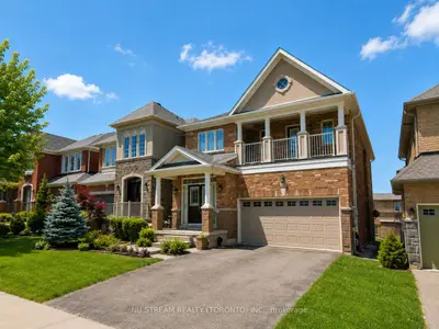 224 Aspenwood Drive, Newmarket, On L3x 3l1