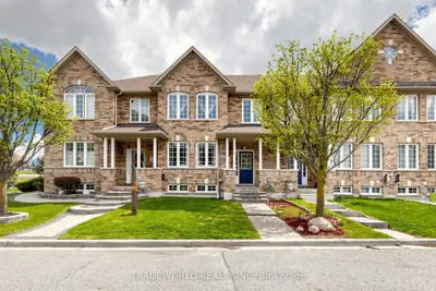 15 Kingsley Road, Markham, On L3r 5x7
