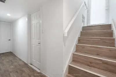 149 Septonne Avenue Lf, Newmarket, On L3y 2w4
