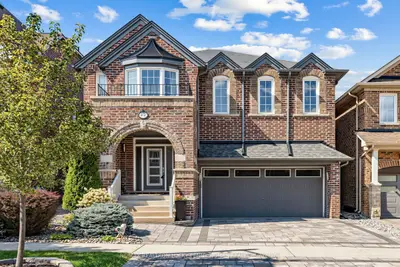 22 Duke Of Cornwall Drive, Markham, On L6c 0l3