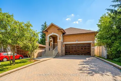 42 Oak Avenue, Richmond Hill, On L4c 6r7