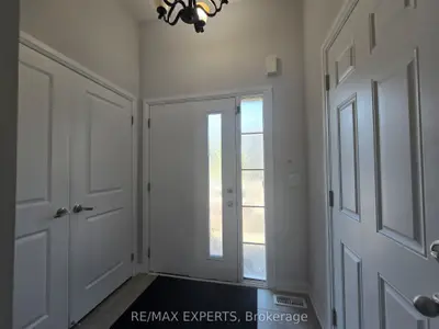 35 Landolfi Way, Bradford West Gwillimbury, On L3z 4l7