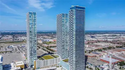 Condo Apartment in Vaughan