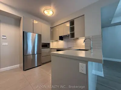 Condo Apartment in Richmond Hill