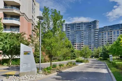 23 Cox Boulevard 572, Markham, On L3r 4g1