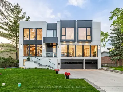16 Sanderson Crescent, Richmond Hill, On L4c 5l4