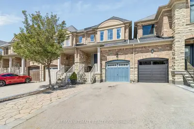 Att/Row/Townhouse in Vaughan