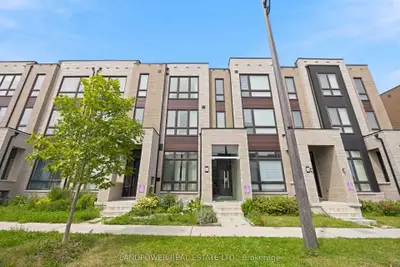 Att/Row/Townhouse in Markham
