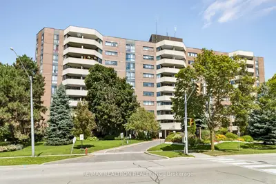 40 Baif Boulevard 208, Richmond Hill, On L4c 5m9